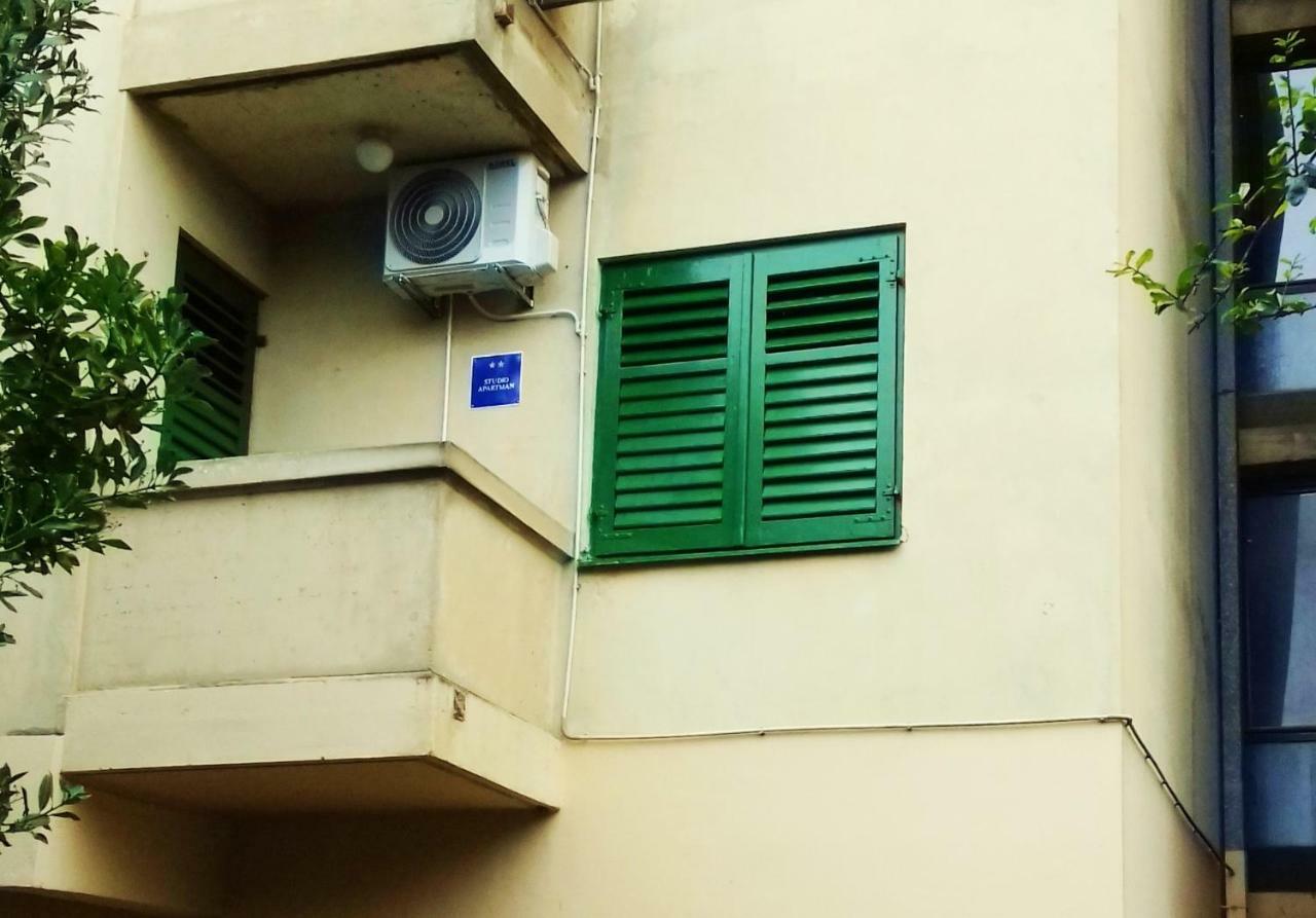 Appartamento As Apartman Rovigno Esterno foto